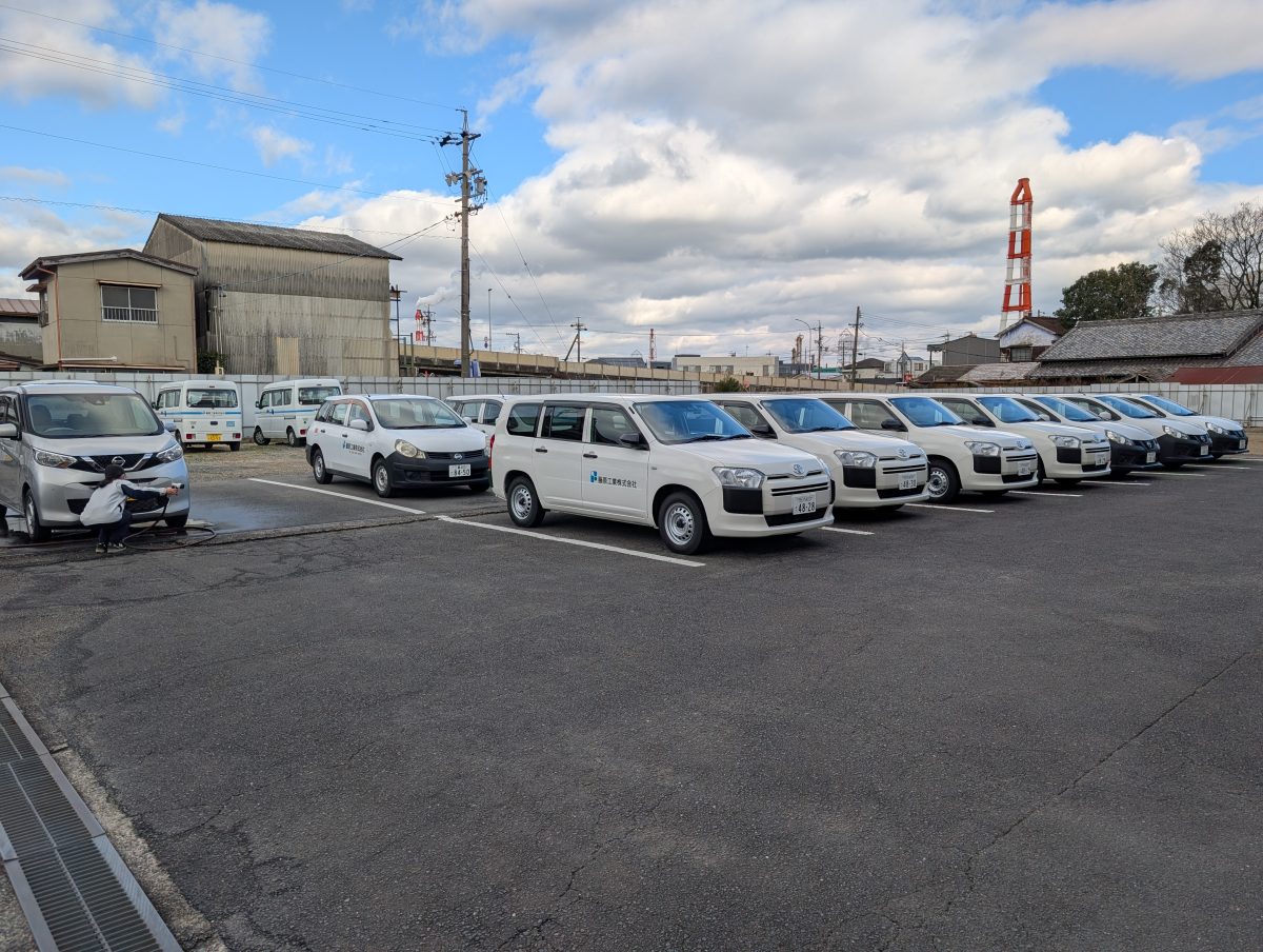 新年を迎える準備です！《社用車もぴったり揃えます！》